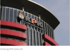Dampak Pejabat Negara Rangkap Jabatan