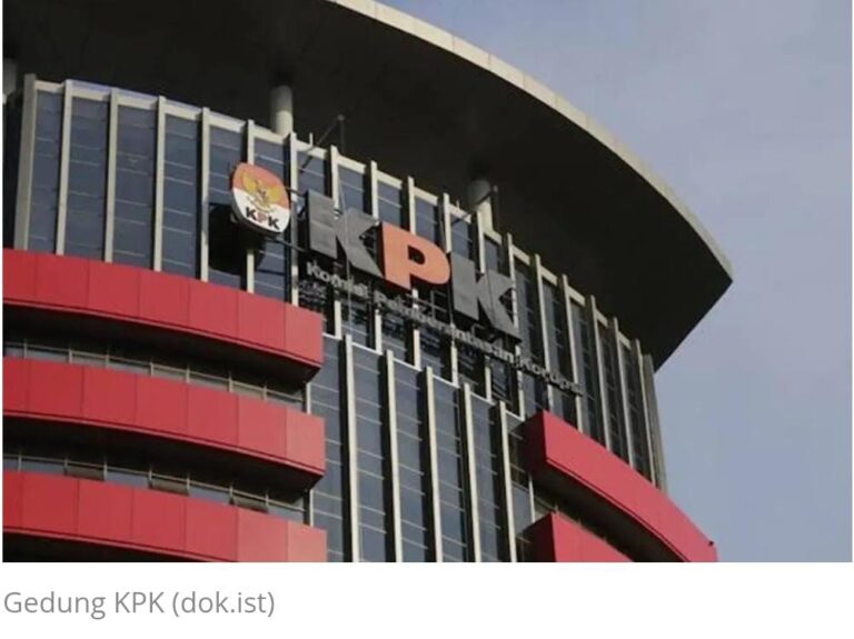 Dampak Pejabat Negara Rangkap Jabatan